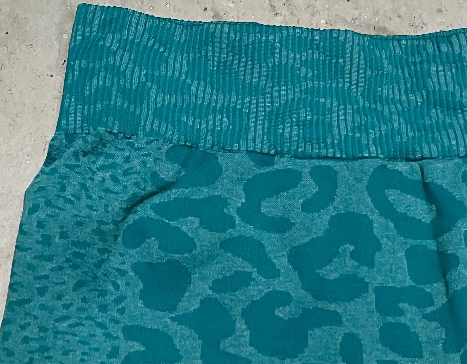 Shorts deportivos turquesa animal print  – photo 8
